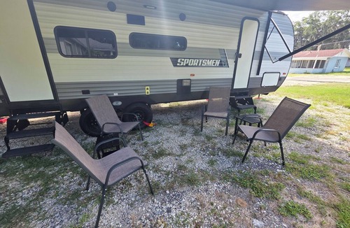 Leesburg RV Rental | Lake Side Glamping Near the Villages and Orlando