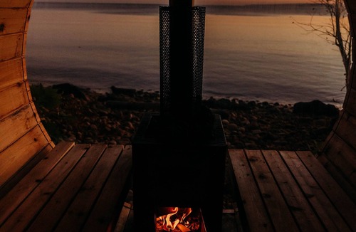 Au Train Cabin | Lake Superior Waterfront Home with Wood Fired Sauna and Igloo