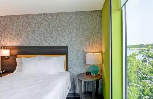 Lake Hamilton Hotel | Lake View 1BR Suite w/Kitchen, Outdoor Pool, Breakfast & Free Parking