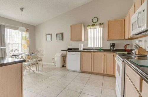 Clear Creek House | Lake View Villa. Peaceful, 3 bed family home away from home.