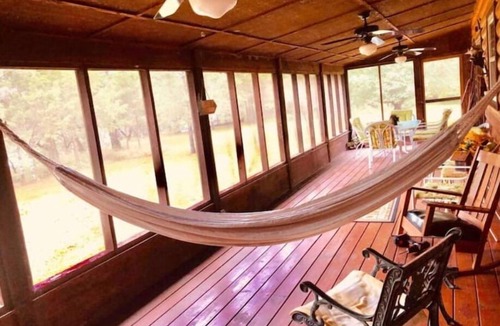 Eagle Rock House | LakeFront - 15’ Theater Screen - Kayaks - 4Acres -FirePit