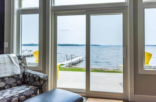 Curtis House | Lakefront Cabin, 3BR, Sleeps 8, Trail Access