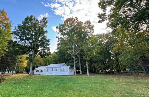 Crandon Cabin | Lakefront Cabin on Metonga — Private Dock & Kayaks, Sleeps 10