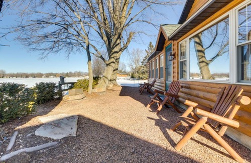 Cecil House | Lakefront Cabin w/Shared Beach in Cecil!