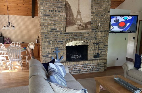 Florence House | Lakefront Cottage- Close to Timber Stone Golf and Pine Mountain