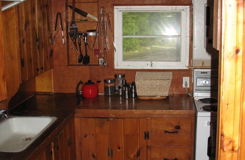 Irondale Cottage | Lakefront Family Cottage with Tennis Court!