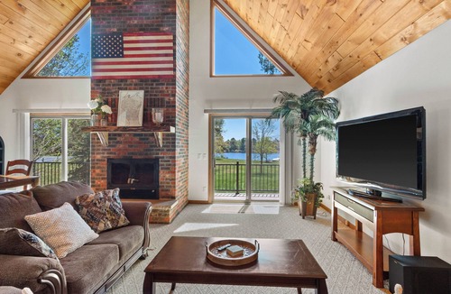 Nekoosa House | Lakefront Home w/sandy beach near WI Dells! Make forever family memories here!