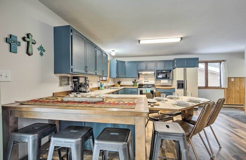 Mercer House | Lakefront Mercer Home: Private Dock & Kayaks!