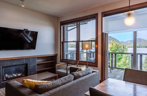 Lac Superieur Village Condo | Lakefront, Mountain View - Resort Loft