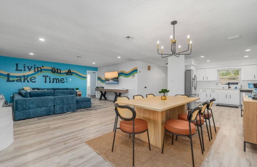Fruitland Park House | Lakefront + Ping Pong + 10 min to The Villages