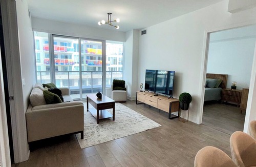 Innisfil Condo | Lakeside 2 BR Condo at Friday Harbour | 1hr from GTA