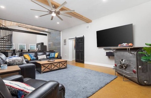 Pottsboro House | Lakeview Group Getaway Sleeps 18