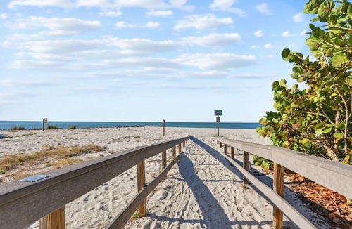 Sunset Beach House | Land's End 6-301 Beach Front