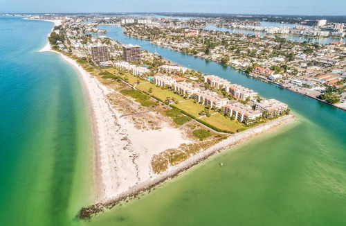 Sunset Beach House | Land's End 6-301 Beach Front