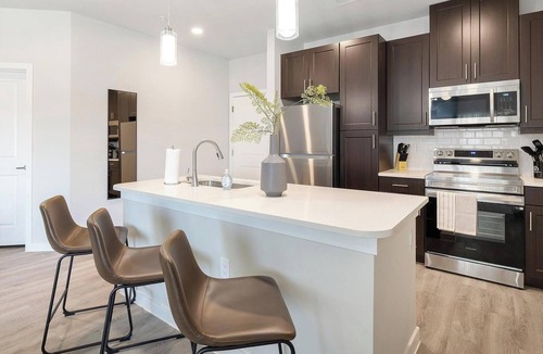 Corinth Apartment | Landing | Amazing 1BD, Pool, Gym