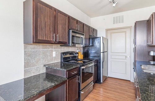 Fort Worth Apartment | Landing | Amazing 1BD, Pool, Gym