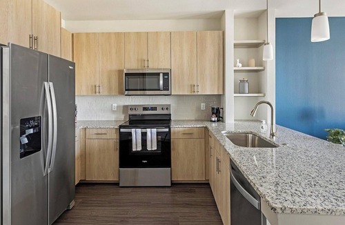 Anna Apartment | Landing | Beautiful 1BD, Pool, Yoga Studio