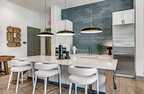 Weston Apartment | Landing | Beautiful 1BD, Yoga Studio, Clubhouse