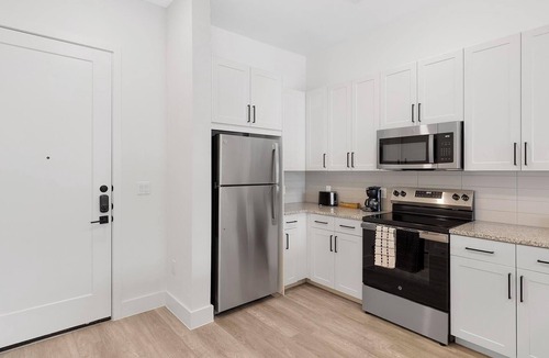 Denton Apartment | Landing | Beautiful 2BD, Courtyard, Gym