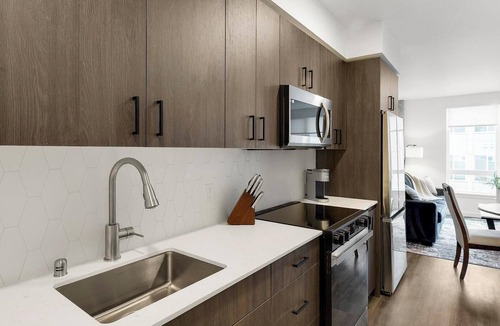 Crown Hill Apartment | Landing | Chic 1BD, Gym