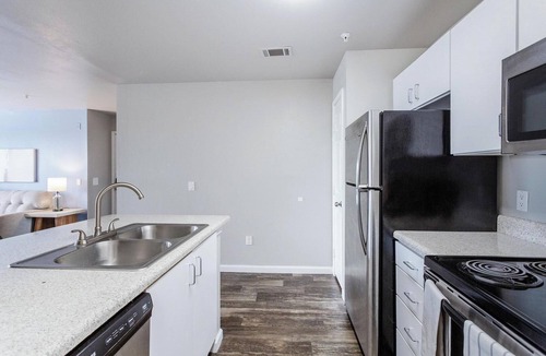 Tallahassee Apartment | Landing | Chic 2BD, Gym, Clubhouse