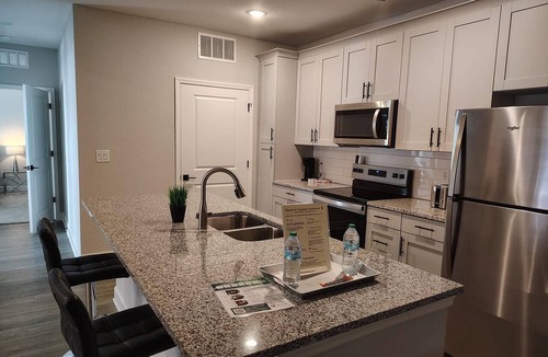 Newberry Apartment | Landing | Chic 2BD, Gym, Pool
