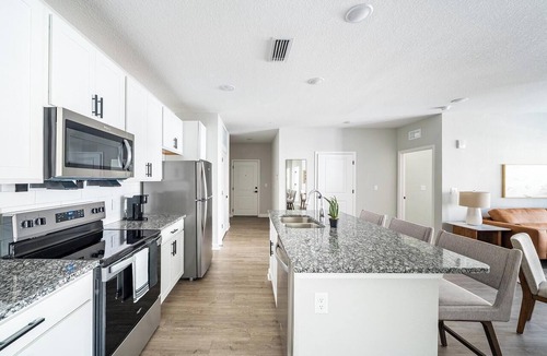 Port Malabar Apartment | Landing | Chic 2BD, Gym, Pool