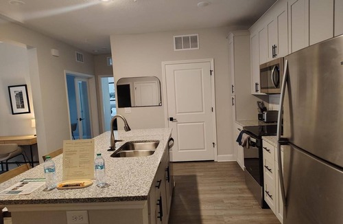 Newberry Apartment | Landing | Chic 2BD, Pool, Gym