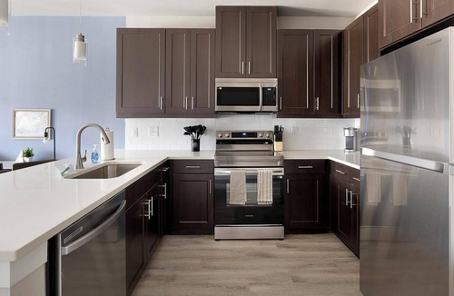 Corinth Apartment | Landing | Incredible 1BD, Gym, Pool