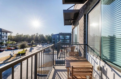 Northwest Pensacola Apartment | Landing | Incredible 1BD, Rooftop Lounge