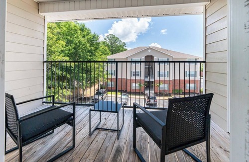 Biloxi Apartment | Landing | Incredible 2BD, Gym, Pool
