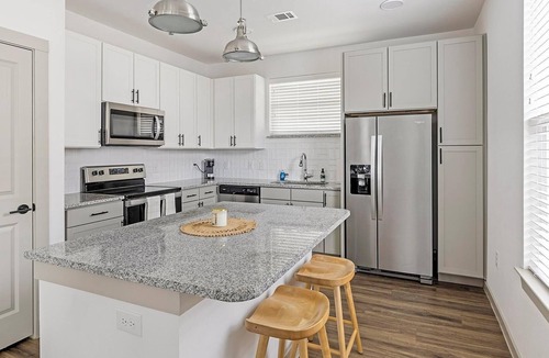 Fort Worth Apartment | Landing | Incredible 3BD, Clubhouse, Pool