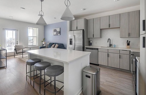 Ono Island Apartment | Landing | Modern 1BD, Gym, Clubhouse