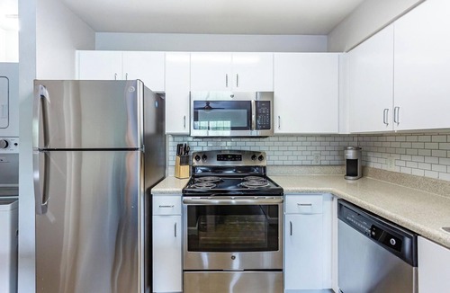 Tallahassee Apartment | Landing | Modern 1BD, Game Room, Gym