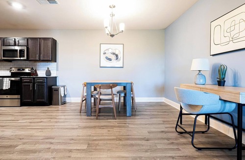 Cocoa Apartment | Landing | Modern 2BD, Gym, Pool