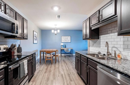 Cocoa Apartment | Landing | Modern 2BD, Gym, Pool