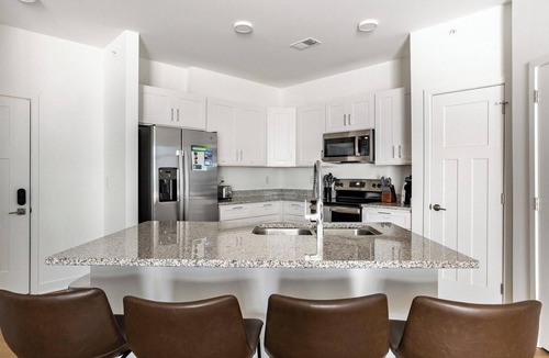 Downtown Indianapolis Apartment | Landing | Modern 2BD, Gym
