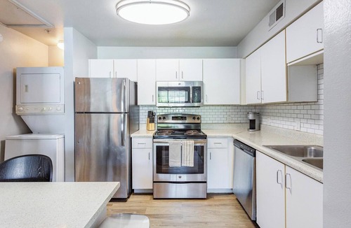 Tallahassee Apartment | Landing | Stunning 1BD, Gym, Clubhouse