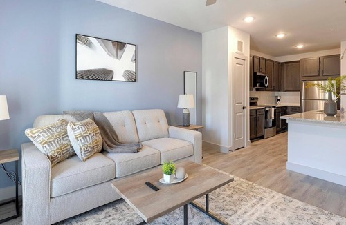 Corinth Apartment | Landing | Stunning 1BD in Corinth
