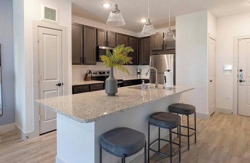 Corinth Apartment | Landing | Stunning 1BD in Corinth