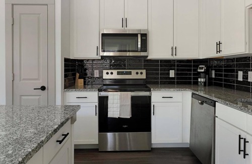 Fort Worth Apartment | Landing | Stunning 1BD, Yoga Studio, Gym