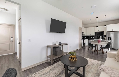 Fort Worth Apartment | Landing | Stunning 1BD, Clubhouse, Gym