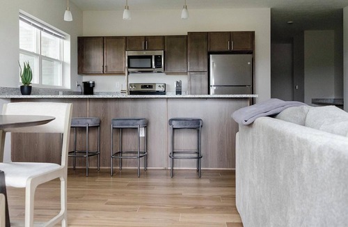 Cartersburg Apartment | Landing | Stunning 2BD, Clubhouse, Gym