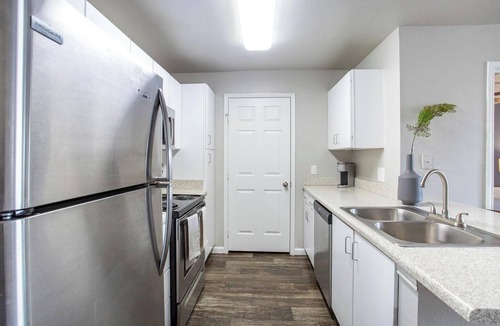Tallahassee Apartment | Landing | Stunning 2BD, Gym, Clubhouse