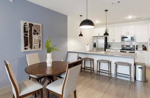 Weston Apartment | Landing | Stylish 1BD, Game Room, Gym