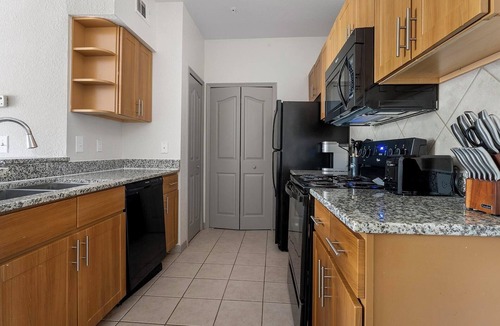 Gainesville Apartment | Landing | Stylish 1BD, Gym, Clubhouse