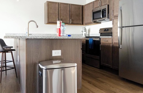Cartersburg Apartment | Landing | Stylish 2BD, Pool, Gym