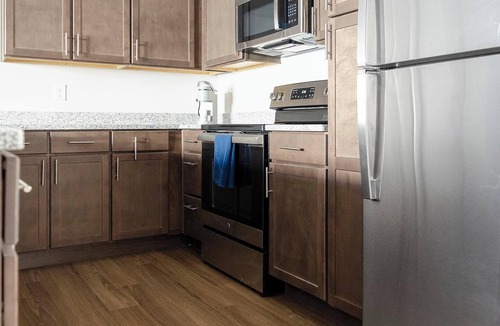 Cartersburg Apartment | Landing | Stylish 2BD, Pool, Gym