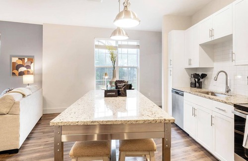 Florida Center Apartment | Landing | Stylish 2BD, Gym, Game Room