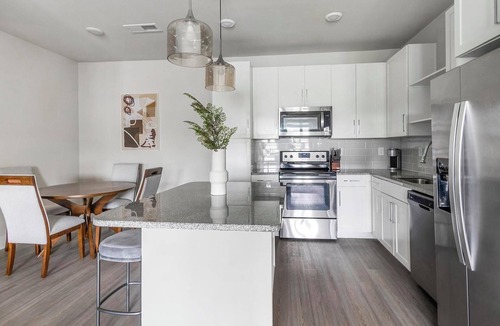 St. Johns Apartment | Landing | Stylish 2BD, Gym
